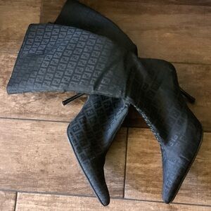 Black Patterned Heeled 👢